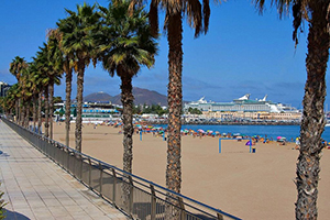 Alcaravaneras beach in Las Palmas