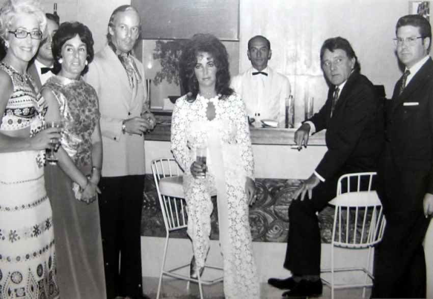 Elisabeth Taylor and Burt Reynolds in Tenerife