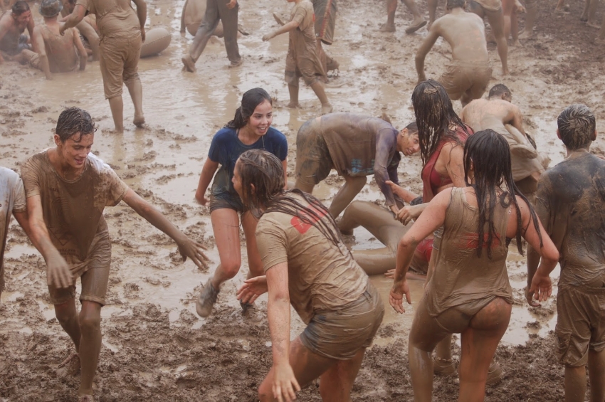 The La Atalaya mudfest